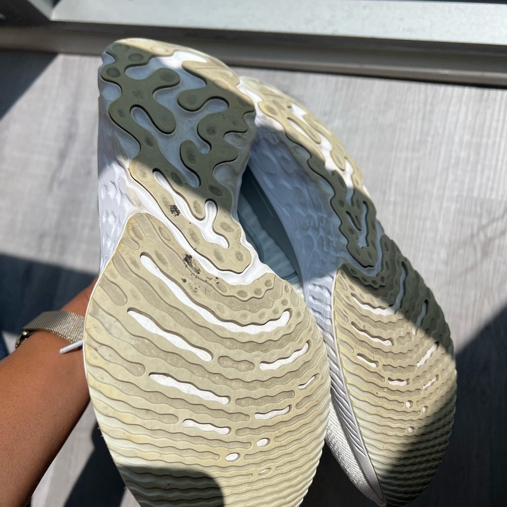 Nike - Picture 3 of 3